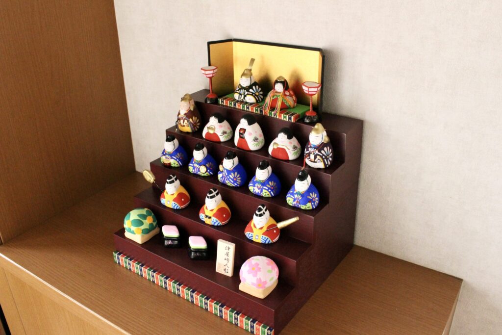 津屋崎人形の15人揃いの雛人形