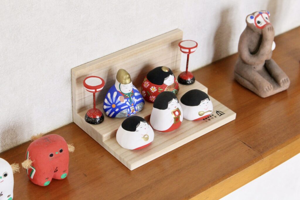 津屋崎人形のコンパクトな豆雛5人揃い